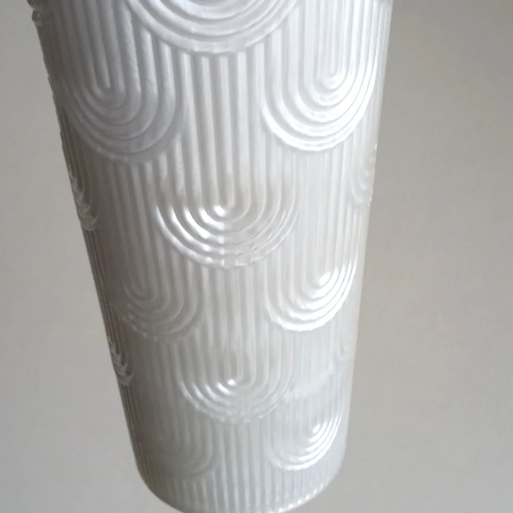 Beautiful Starbucks Pearl White Mermaid Scale Cold Cup 24 oz. Tumbler with Straw